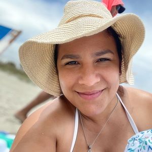 Meet your Posher, Loraine